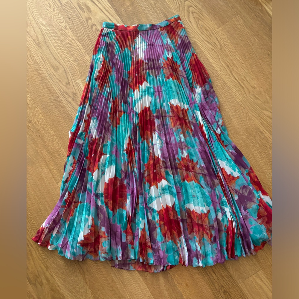 Laundry by Shelli Segal Colorful Pleated Maxi Skirt